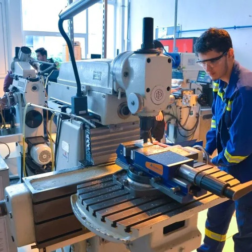 Incep inscrierile pentru invatamantul profesional si dual in Iasi