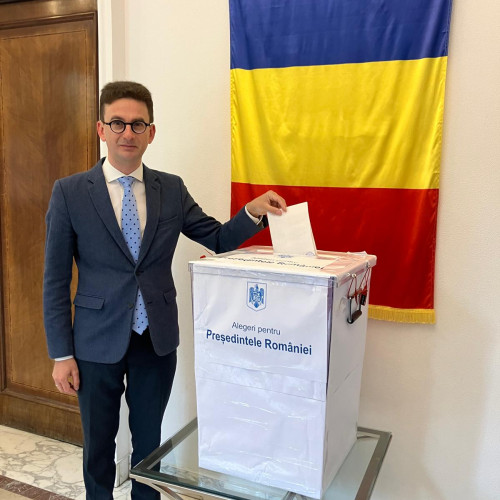 Deputatul Iulian Bulai a votat în Polonia pentru alegerile din România