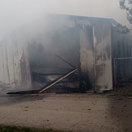 Incendiu devastator la o hală din Oglinzi, județul Neamț