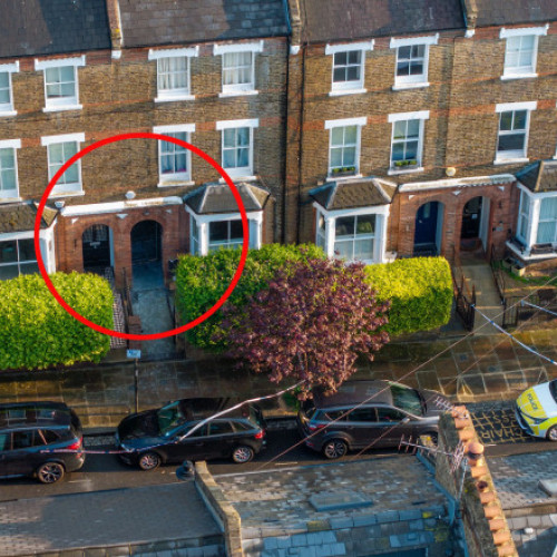 Arestate două persoane în cazul incendiului de la locuința premierului britanic Keir Starmer