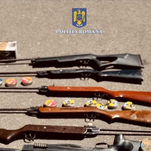 Descinderi ale poliției în Dâmbovița pentru arme și contrabandă