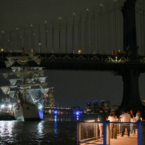 Velierul Cuauhtemoc al Marinei mexicane lovește podul Brooklyn: două persoane decedate