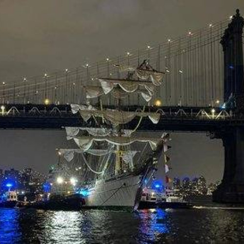 Nava-școală Cuauhtemoc a marinei mexicane a lovit podul Brooklyn