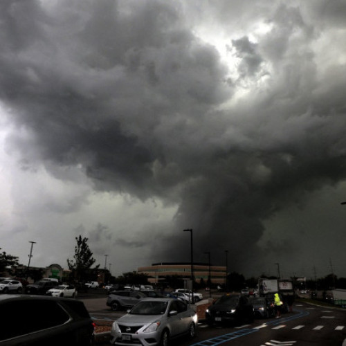 Furtuni devastatoare în Statele Unite: 27 de morți și pagube uriașe