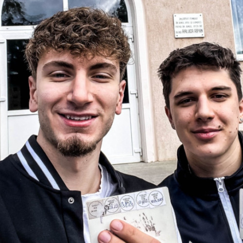 Jucătorii echipei U Banca Transilvania Cluj își exercită dreptul de vot