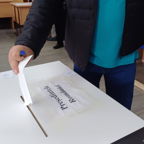 Nicușor Dan învinge la Botoșani, George Simion obține doar trei localități