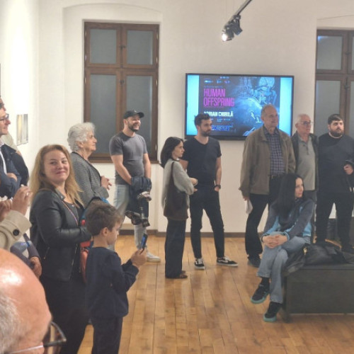 Expozitia "Progenituri umane" a artistului Adrian Chirila, la Muzeul Țării Crișurilor