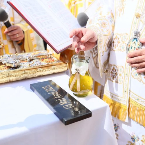 Biserica din Nănești își pune temelie cu sprijinul Preasfințitului Timotei