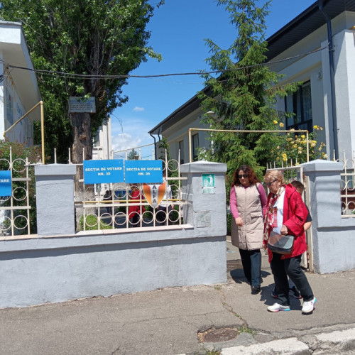 Activitate intensă la secțiile de votare în ziua alegerilor