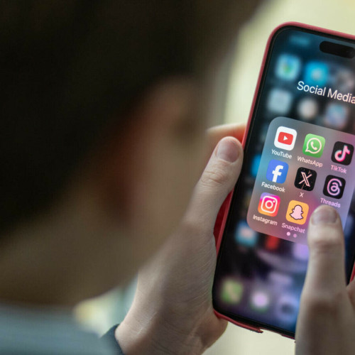 Uniunea Europeană pregătește reglementări pentru protecția minorilor pe rețelele sociale