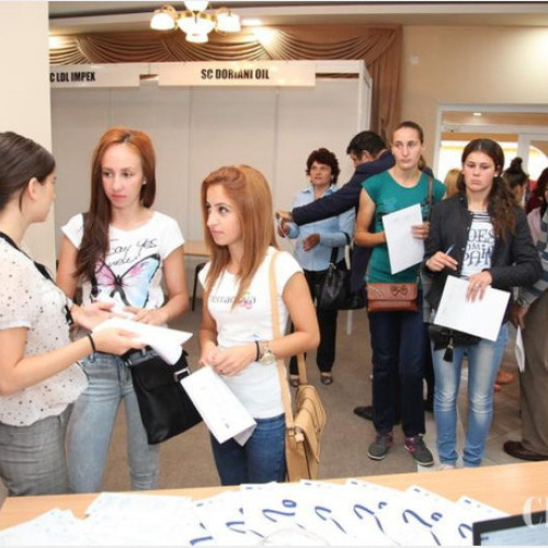 Bursa locurilor de muncă și târgul ofertelor educaționale la Oradea