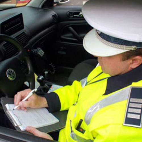 Cetățean bulgar fără permis, cercetat de poliție la Insuratei