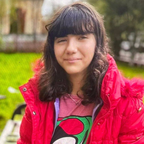 Nepoata de 12 ani din Târgoviște a plecat de acasă și este căutată de poliție