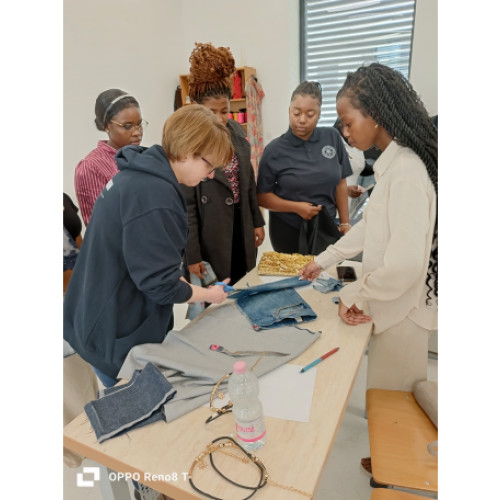 Studentii din Africa descopera cultura romaneasca la Universitatea din Oradea