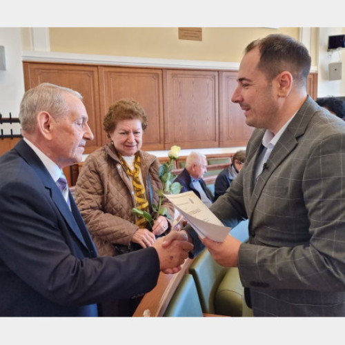 Viceprimarul Teofil Filimon a sărbătorit cuplurile care au împlinit 50 de ani de căsătorie