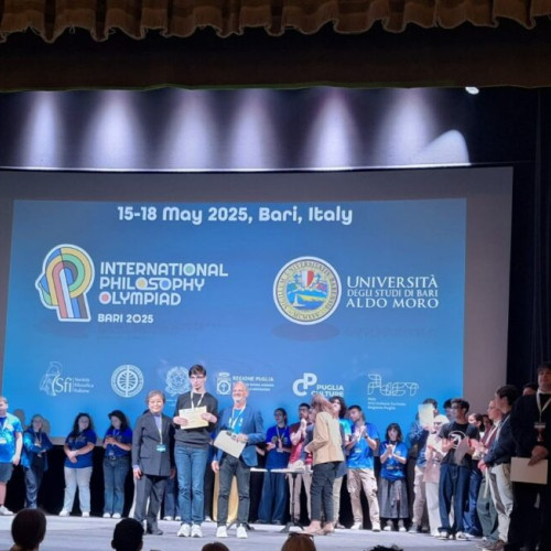 Elevi români obțin succes la Olimpiada Internațională de Filosofie, desfășurată în Italia