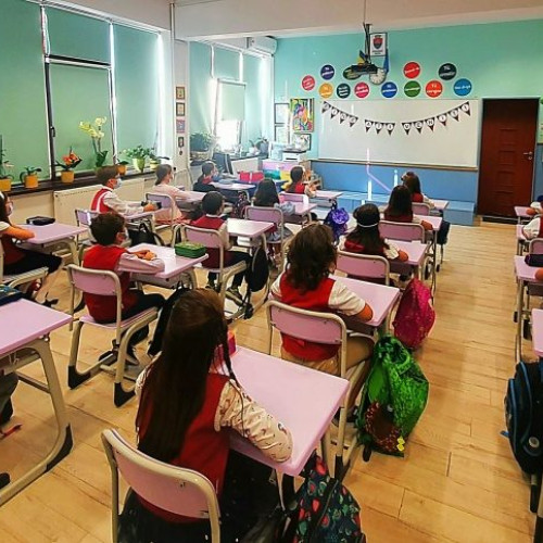 A doua etapă de înscriere în învățământul primar a început