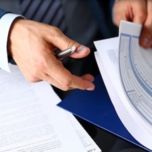 Serviciile de obținere a extraselor de carte funciară devin gratuite în România