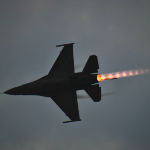 Două aeronave F-16 au aterizat în România