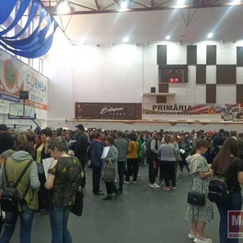 Aproximativ 500 de persoane au participat la Bursa locurilor de muncă