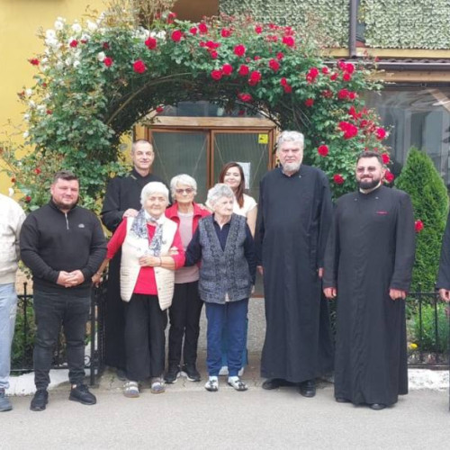 Caminele pentru îngrijirea persoanelor vârstnice primesc ajutoare de la parohii