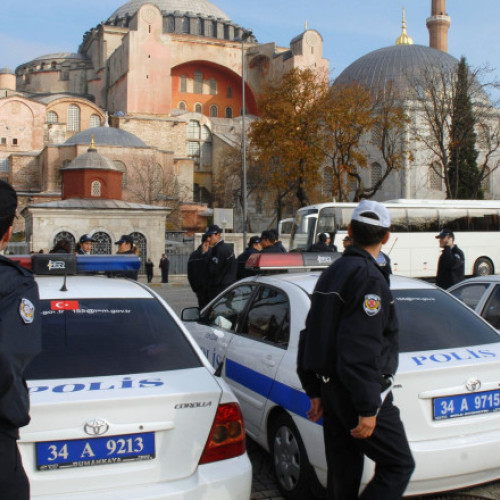 Poliția turcă efectuează 44 de arestări în cazul de corupție