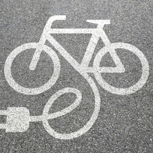Bicicleta electrică: soluția ideală pentru naveta zilnică