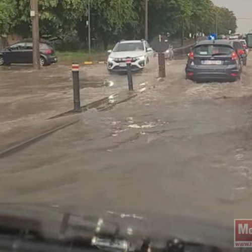 Inundații în Botoșani din cauza ploii abundente