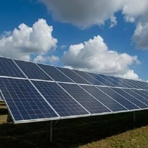 Orașul Răcari își ajustează viitorul energetic printr-un parc fotovoltaic