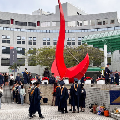 Hong Kong deschide universitățile pentru studenții străini afectați de politica lui Trump