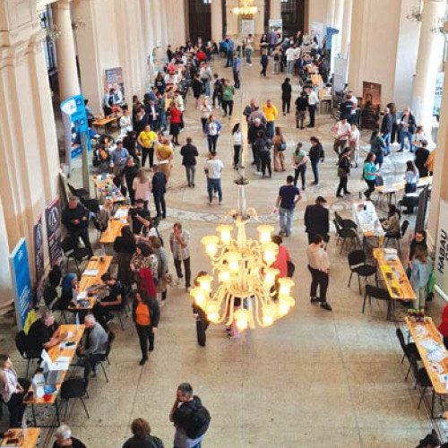 N. D. își promovează proiectele artistice