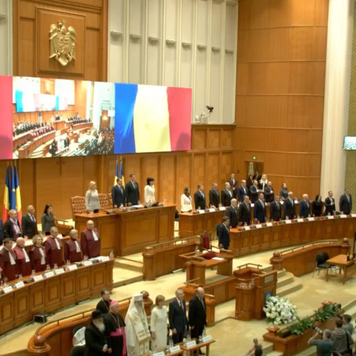 Nicușor Dan depune jurământul ca președinte al României