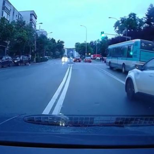 Incident rutier periculos într-o zonă aglomerată