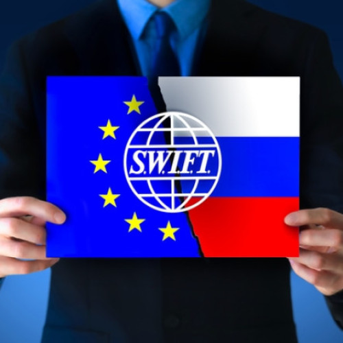 Uniunea Europeană ia în considerare excluderea a peste 20 de bănci din sistemul SWIFT