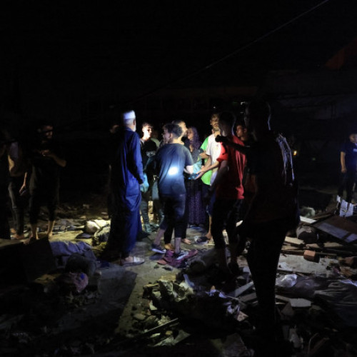 Bombardamentele din Fasia Gaza provoacă moartea a 52 de persoane