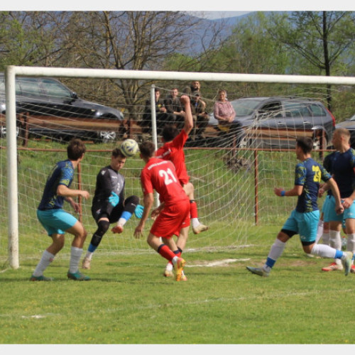 Zorile Buntești devine câștigătoarea Ligii a V-a după un derby dominant