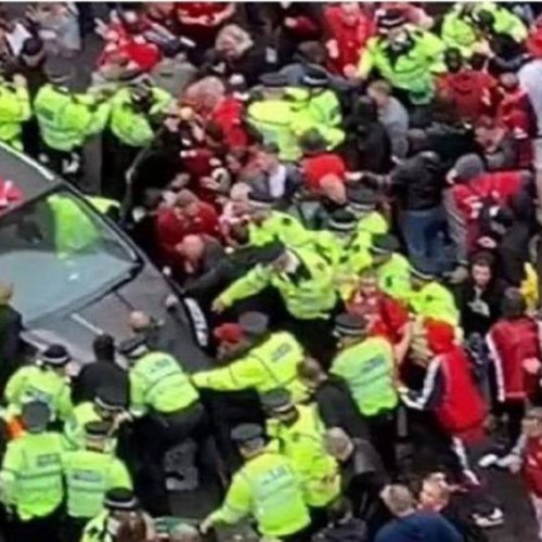 Incident grav la parada FC Liverpool