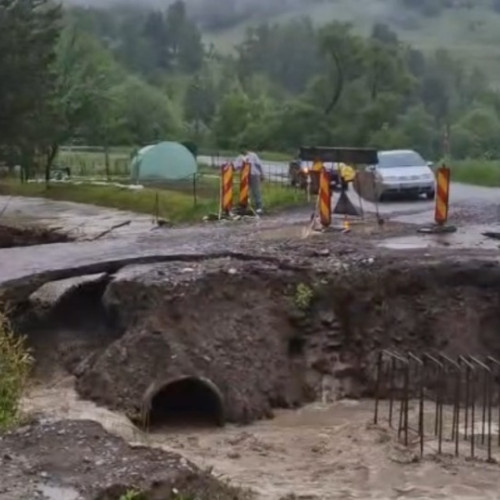 Surparea unui podet la Micfalau, evacuări în județul Covasna