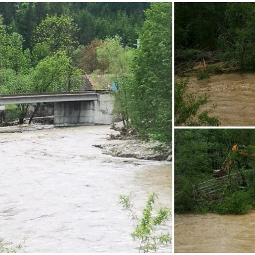 Podul provizoriu din Ciughes, distrus de ape
