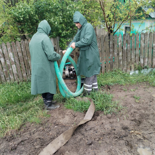 Pompierii din Botoșani intervin pentru a face față inundațiilor