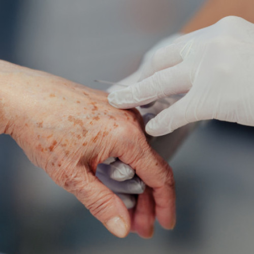 Parlamentul francez se pregătește să voteze pentru legalizarea morții asistate