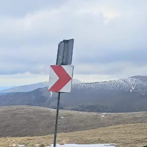Transalpina, blocată de iarnă la final de mai