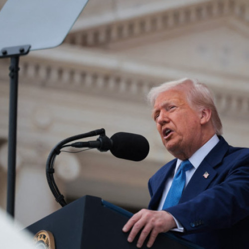 Casa Albă cere agențiilor federale să revizuiască contractele cu Harvard