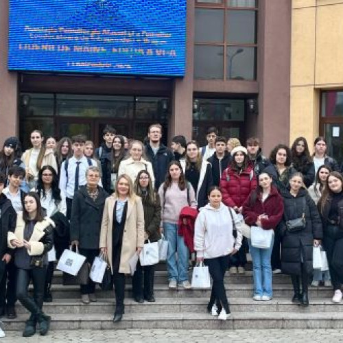 Proiectul "Liderii de mâine" pregătește tinerii pentru implicarea în comunitate