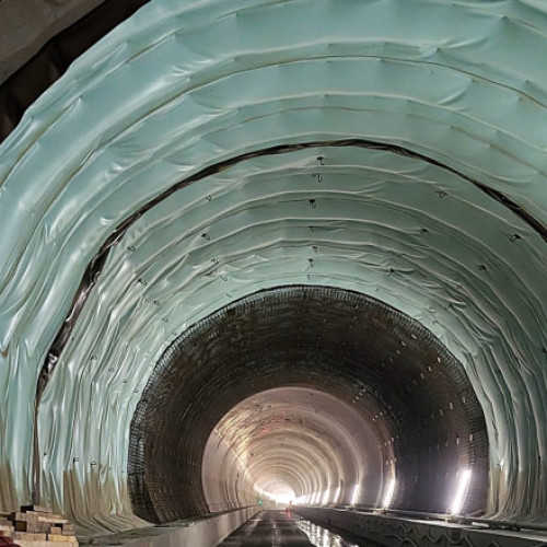 Avansuri în construcția tunelului rutier de pe Autostrada Sibiu-Pitești