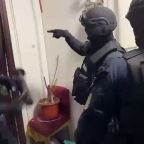 Trei persoane reținute pentru trafic de droguri în Alba Iulia