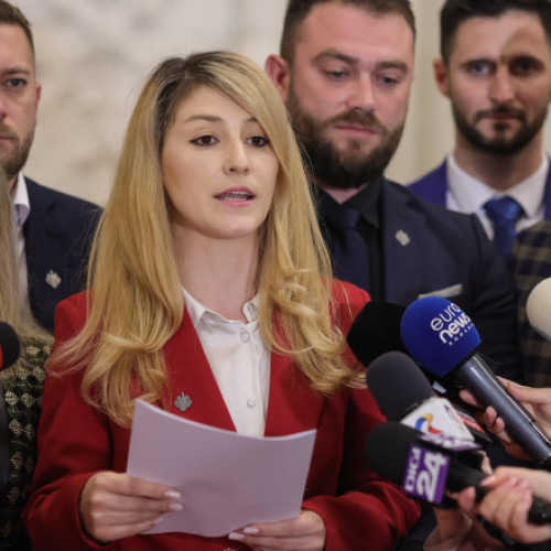 Deputații și senatorii demisionari din Partidul Oamenilor Tineri își declară independența