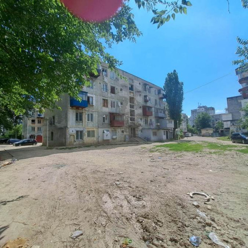 Scandal sângeros în Micro 19: un mort, un arestat și un rănit grav