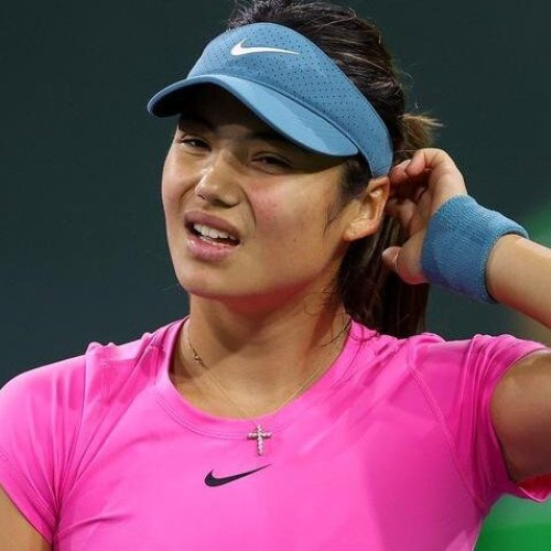 Emma Raducanu, eliminată de Iga Swiatek la Roland Garros