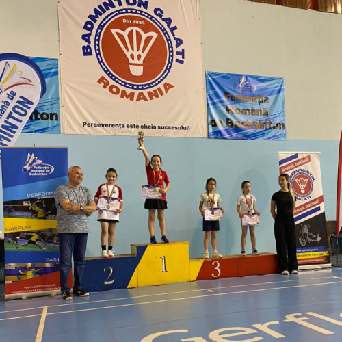 Sportivii din Galați strălucesc la Cupa României la badminton